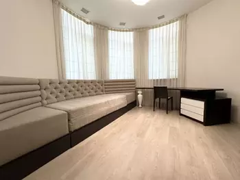 3 ��. ��������, 120 �<sup>2</sup>, 7/17 ������