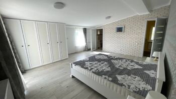 3 ��. ��������, 137 �<sup>2</sup>, 1/3 ������