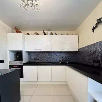 4 ��. ��������, 140 �<sup>2</sup>, 3/18 ������