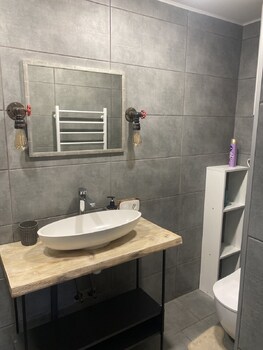 2 ��. ��������, 42 �<sup>2</sup>, 5/5 ������