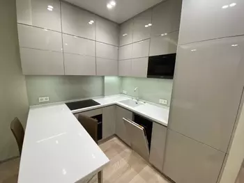 1 ��. ��������, 50 �<sup>2</sup>, 4/17 ������