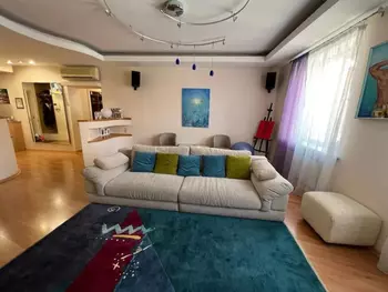 3 ���. ��������, 110 �<sup>2</sup>, 8/10 ����