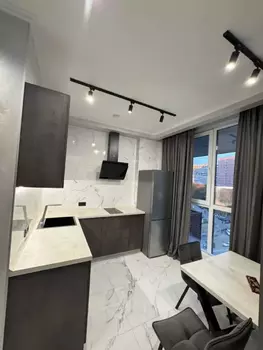 1 ���. ��������, 37 �<sup>2</sup>, 8/19 ����