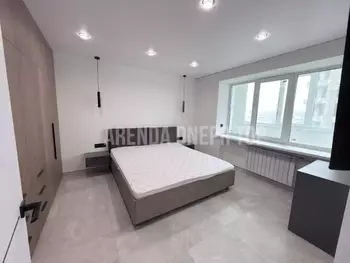 1 ��. ��������, 42 �<sup>2</sup>, 11/16 ������