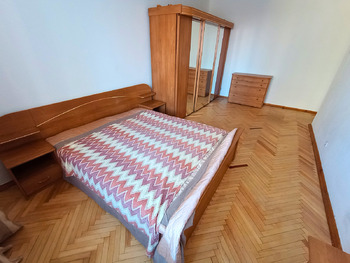 3 ��. ��������, 100 �<sup>2</sup>, 8/18 ������