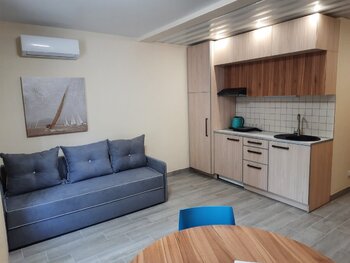 1 ���. ��������, 28 �<sup>2</sup>, 1/2 ����