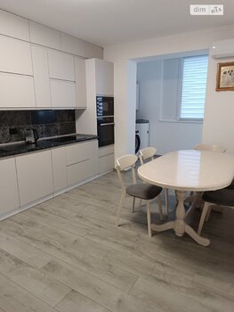 3 ��. ��������, 82 ��. �., 2/5 ������