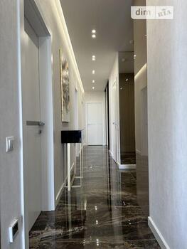 1 ��. ��������, 83 ��. �., 22/25 ������