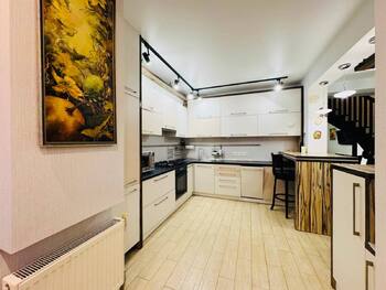 3 ��. ��������, 106.6 ��. �., 10/11 ������