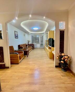 3 ���. ��������, 83.7 ��. �., 4/16 ����