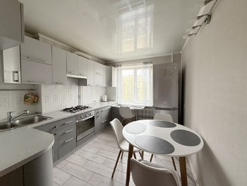 3 ��. ��������, 69,8 ��. �., 6/9 ������