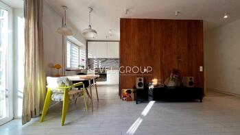 2 ���. ��������, 53.3 ��. �., 5/9 ����