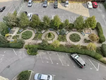 3 ���. ��������, 103 ��. �., 8/10 ����