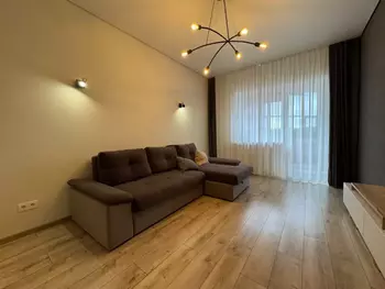 4 ���. ��������, 80 ��. �., 10/10 ����
