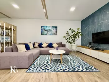 2 ��. ��������, 82,4 ��. �., 6/24 ������