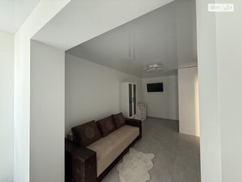 1 ���. ��������, 35 ��. �., 7/10 ����