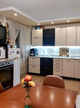 3 ��. ��������, 83.7 ��. �., 4/16 ������