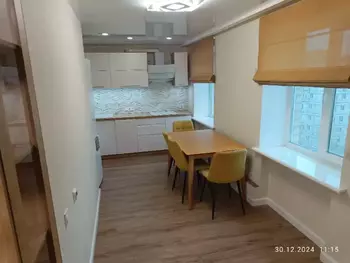 4 ��. ��������, 100 ��. �., 9/10 ������