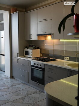 1 ���. ��������, 46 ��. �., 10/12 ����