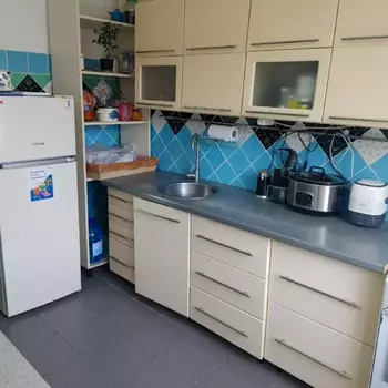 3 ��. ��������, 70.6 ��. �., 3/9 ������