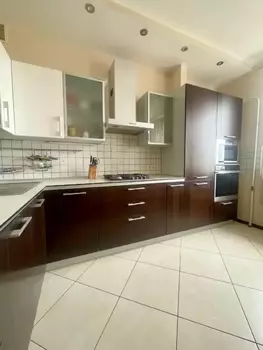 4 ��. ��������, 242 ��. �., 10/11 ������