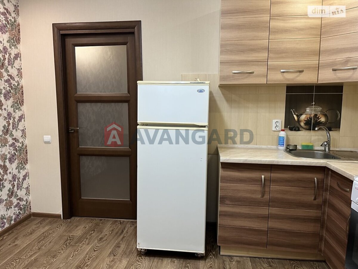 1 ��. ��������, 40/-/10 ��. �., 2/4 ������ ���� 5