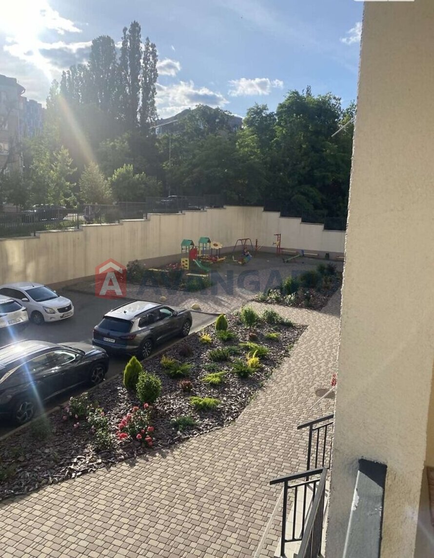 1 ��. ��������, 37/18/16 ��. �., 2/9 ������ ���� 14