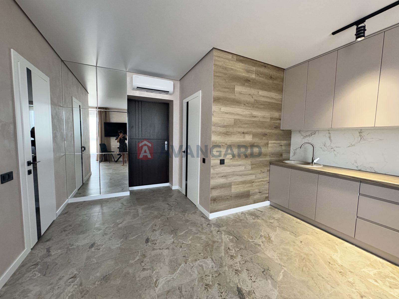 1 . , 40/-/24 . ., 8/10   1