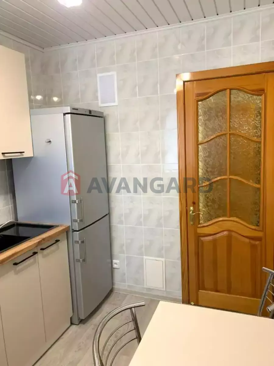 2 ����. ��������, 40/-/7 ��. �., 3/9 ���� ���� 8