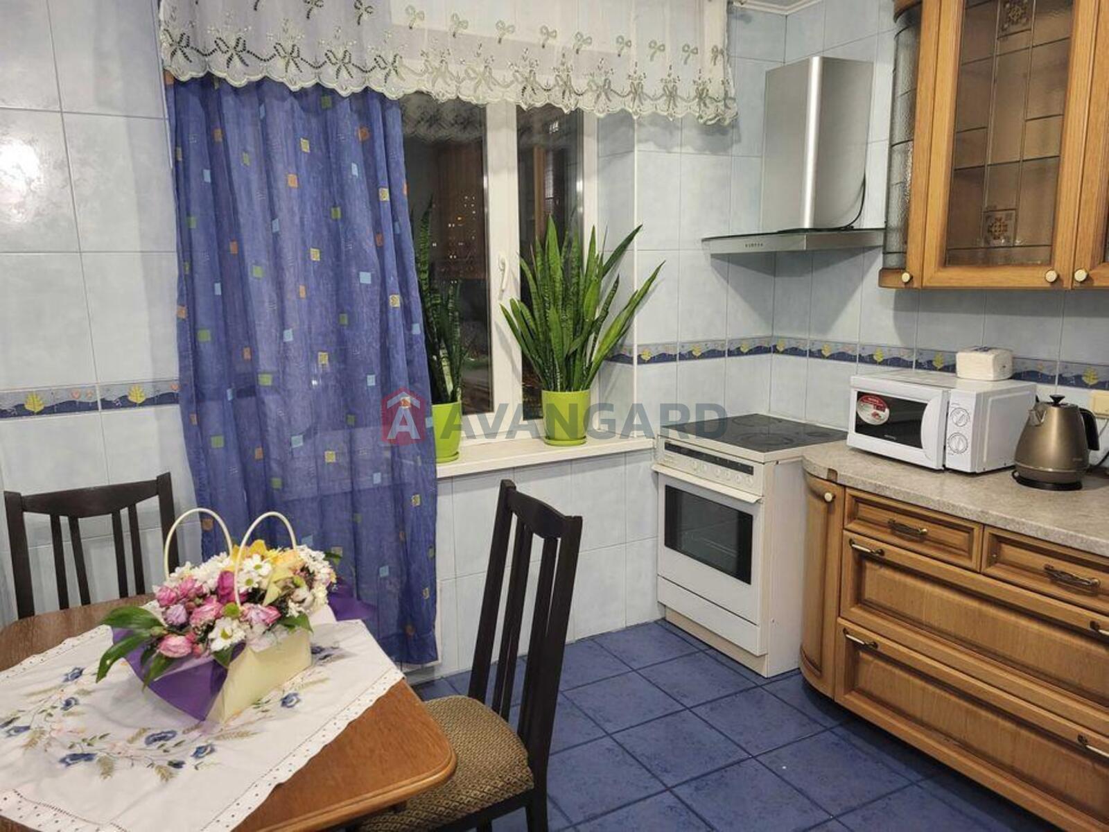 2 ����. ��������, 54/-/9 ��. �., 10/12 ���� ���� 9