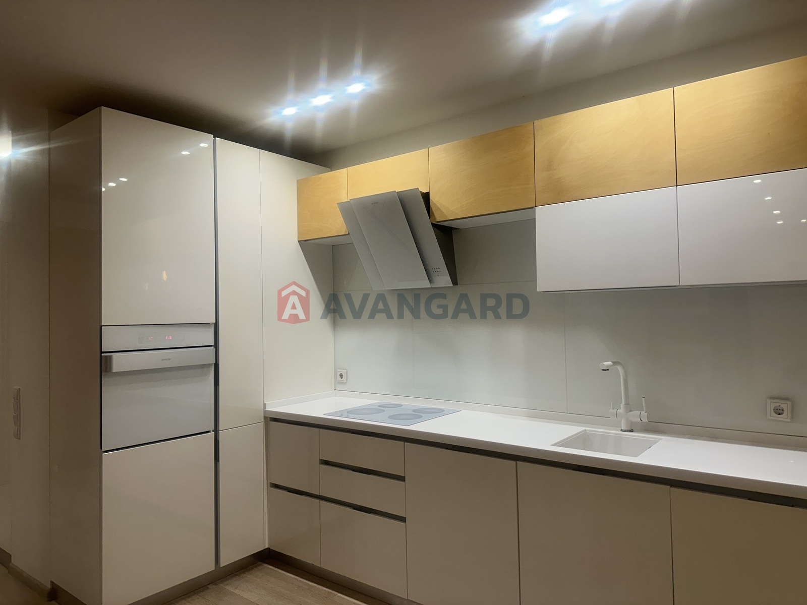 2 ��. ��������, 84/-/20 ��. �., 23/25 ������ ���� 10