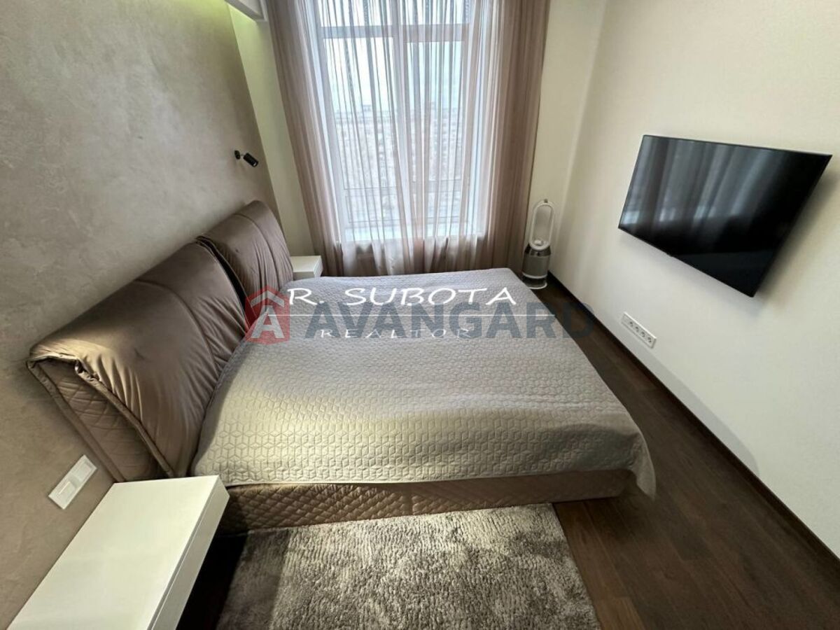 3 . , 112/-/- . ., 10/10   10