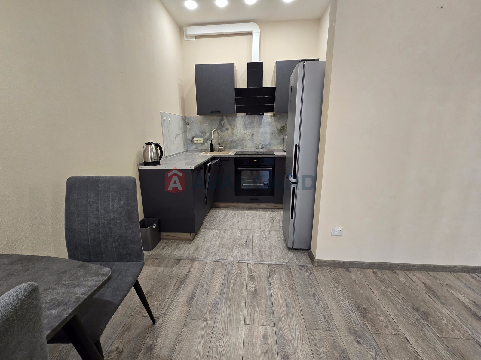 2 ��. ��������, 50/-/15 ��. �., 8/10 ������ ���� 12