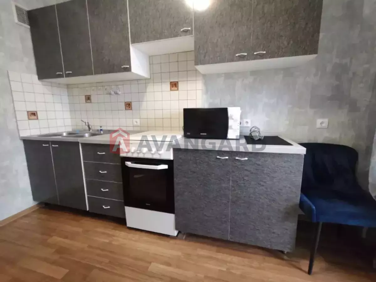 1 ��. ��������, 42/-/- ��. �., 8/12 ������ ���� 9