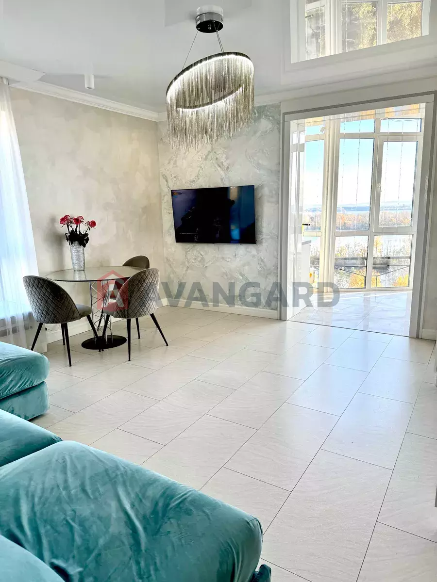 3 ��. ��������, 86/-/10 ��. �., 12/12 ������ ���� 4