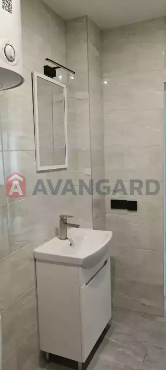 2 ��. ��������, 50/-/- ��. �., 3/4 ������ ���� 8