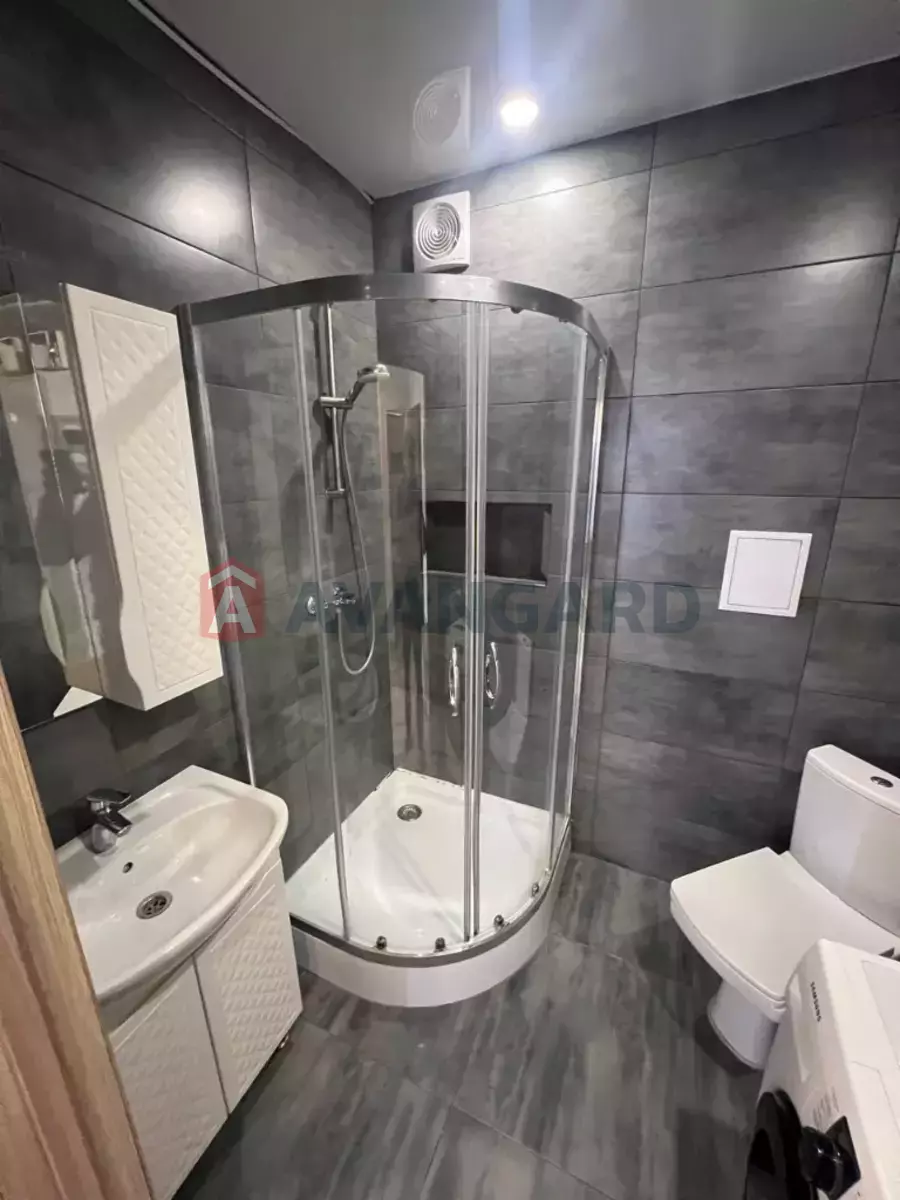 1 ����. ��������, 48/-/- ��. �., 9/10 ���� ���� 13