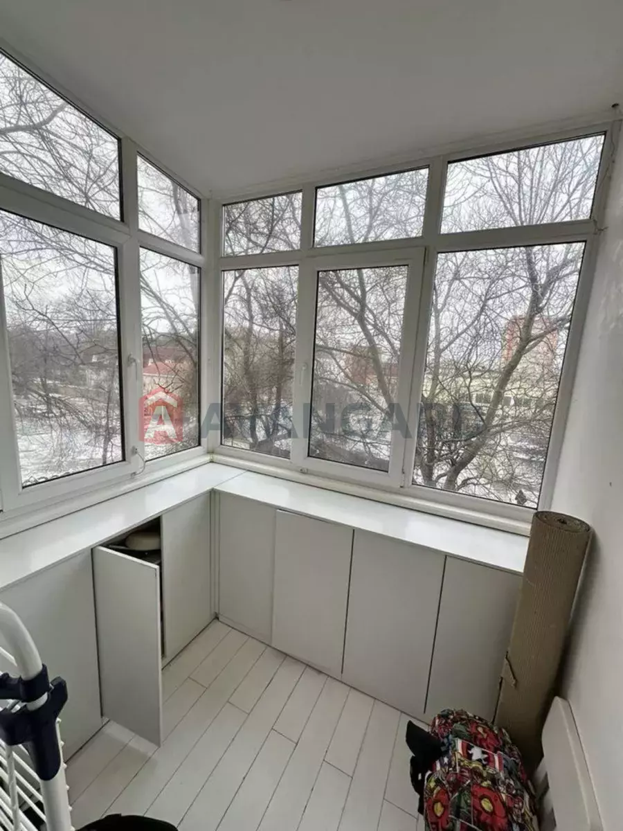 2 ����. ��������, 60/-/17 ��. �., 2/3 ���� ���� 4