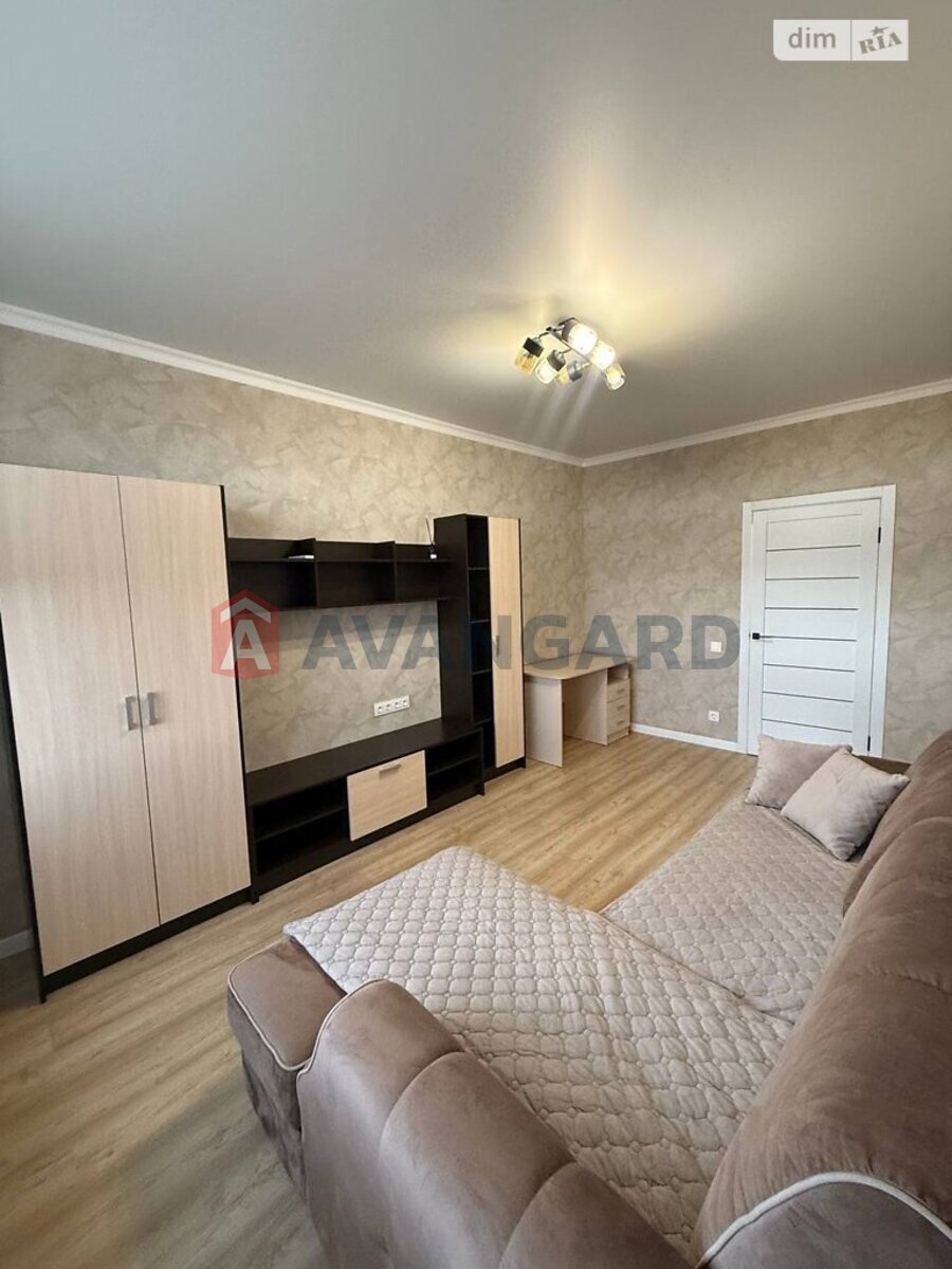 2 ����. ��������, 50/-/- ��. �., 2/3 ���� ���� 5