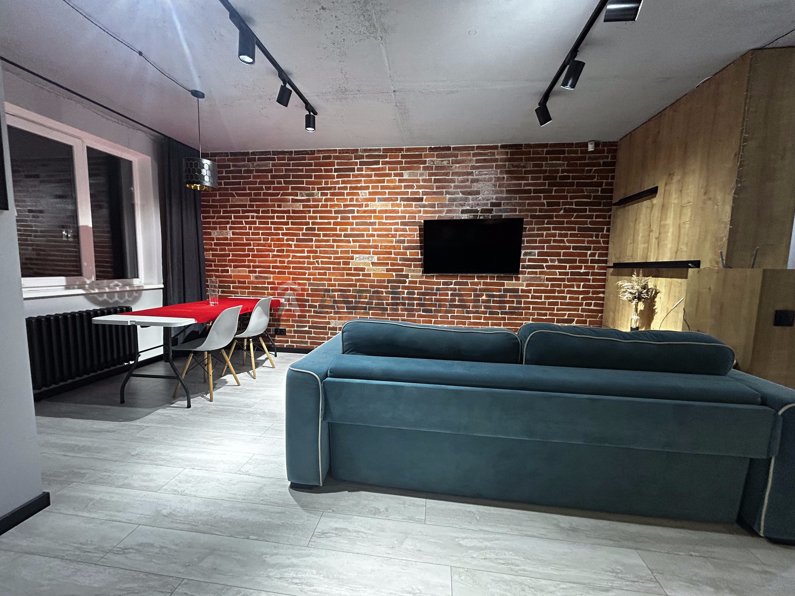 2 ��. ��������, 100/33/40 ��. �., 10-11/11 ������ ���� 2