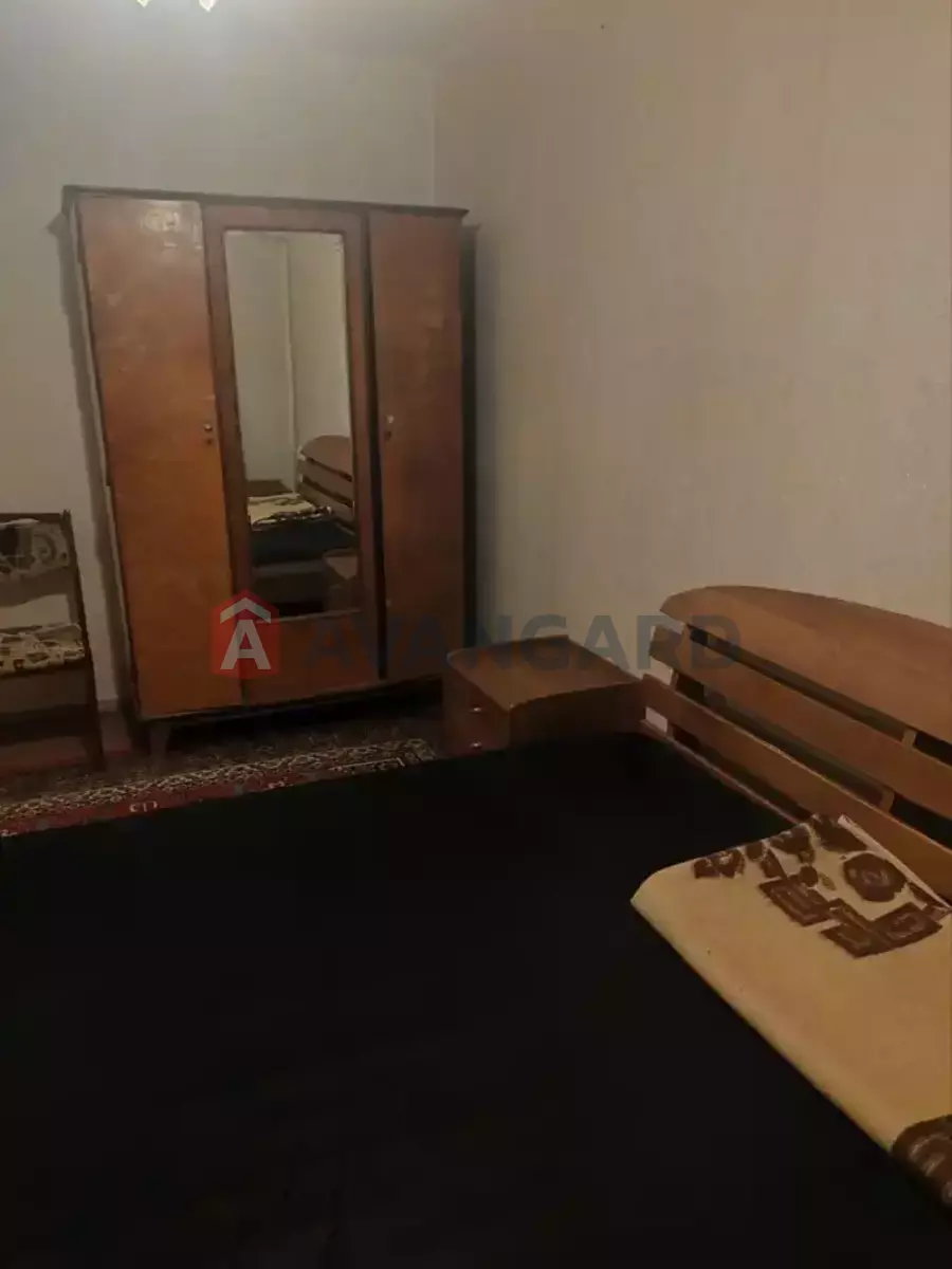 2 ��. ��������, 49/-/7 ��. �., 1/9 ������ ���� 8