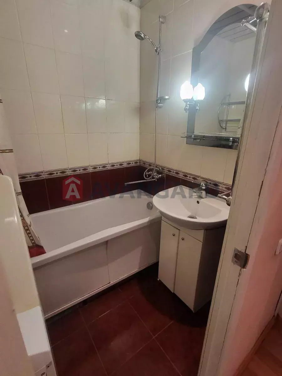 3 ����. ��������, 70/-/9 ��. �., 7/9 ���� ���� 6