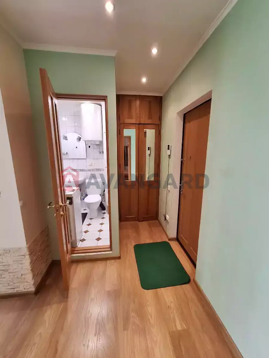 1 ��. ��������, 38/19/9 ��. �., 8/10 ������ ���� 8