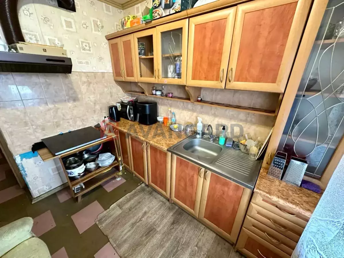 1 ��. ��������, 40/18/8 ��. �., 12/12 ������ ���� 2