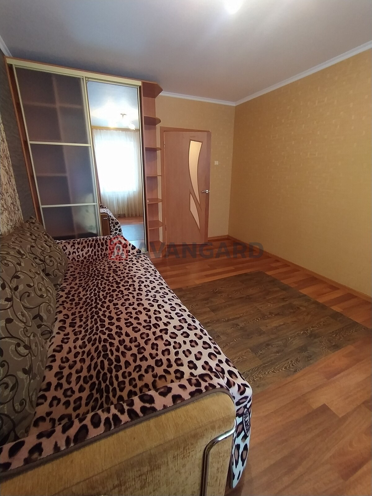 2 ��. ��������, 60/35/12 ��. �., 6/16 ������ ���� 13