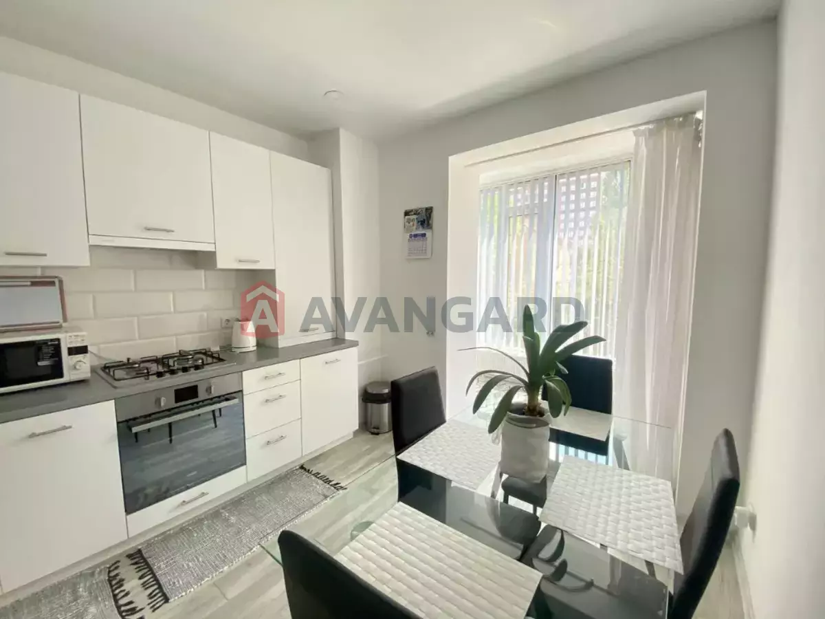 2 ��. ��������, 75/-/- ��. �., 3/10 ������ ���� 1