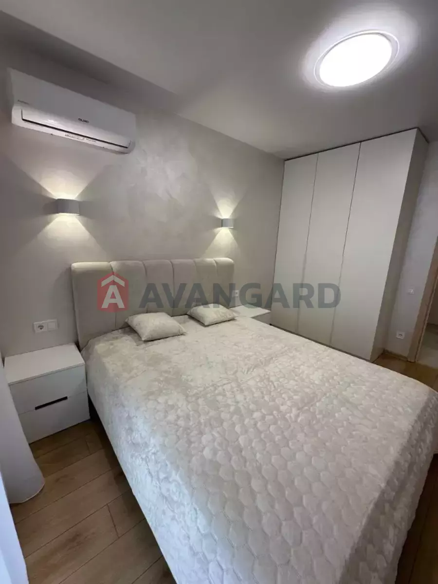 3 ��. ��������, 70/-/- ��. �., 4/10 ������ ���� 4