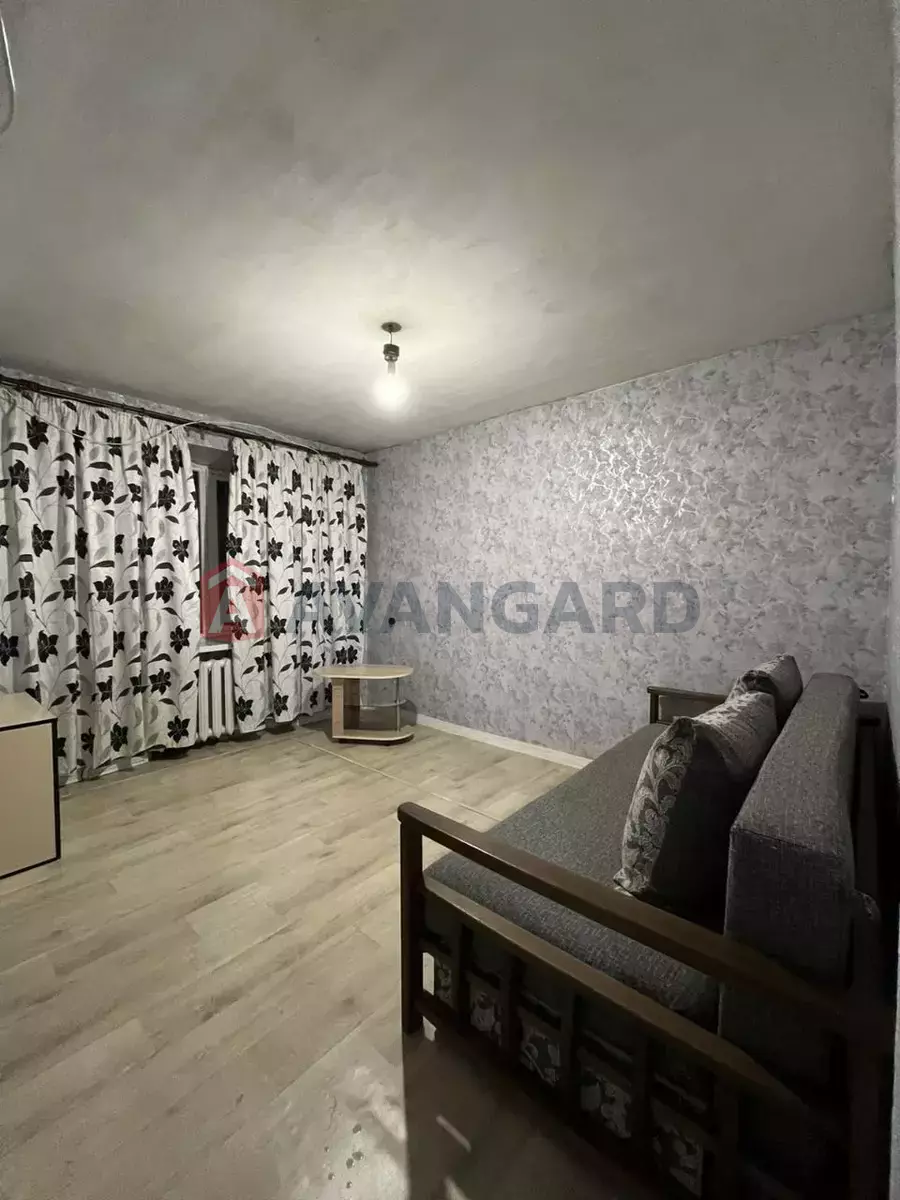 2 ����. ��������, 37/25/5 ��. �., 1/9 ���� ���� 1