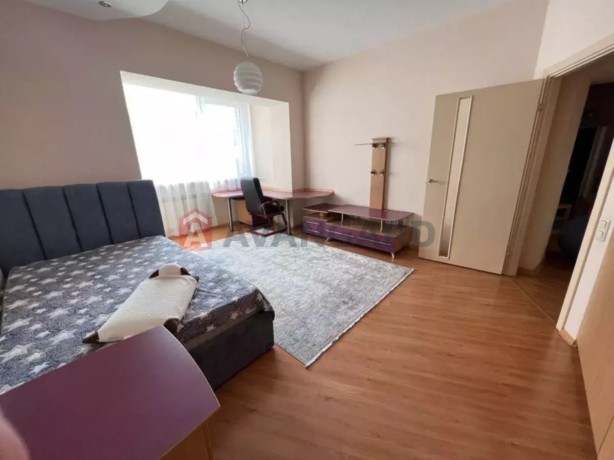 3 ����. ��������, 110/-/18 ��. �., 8/10 ���� ���� 21