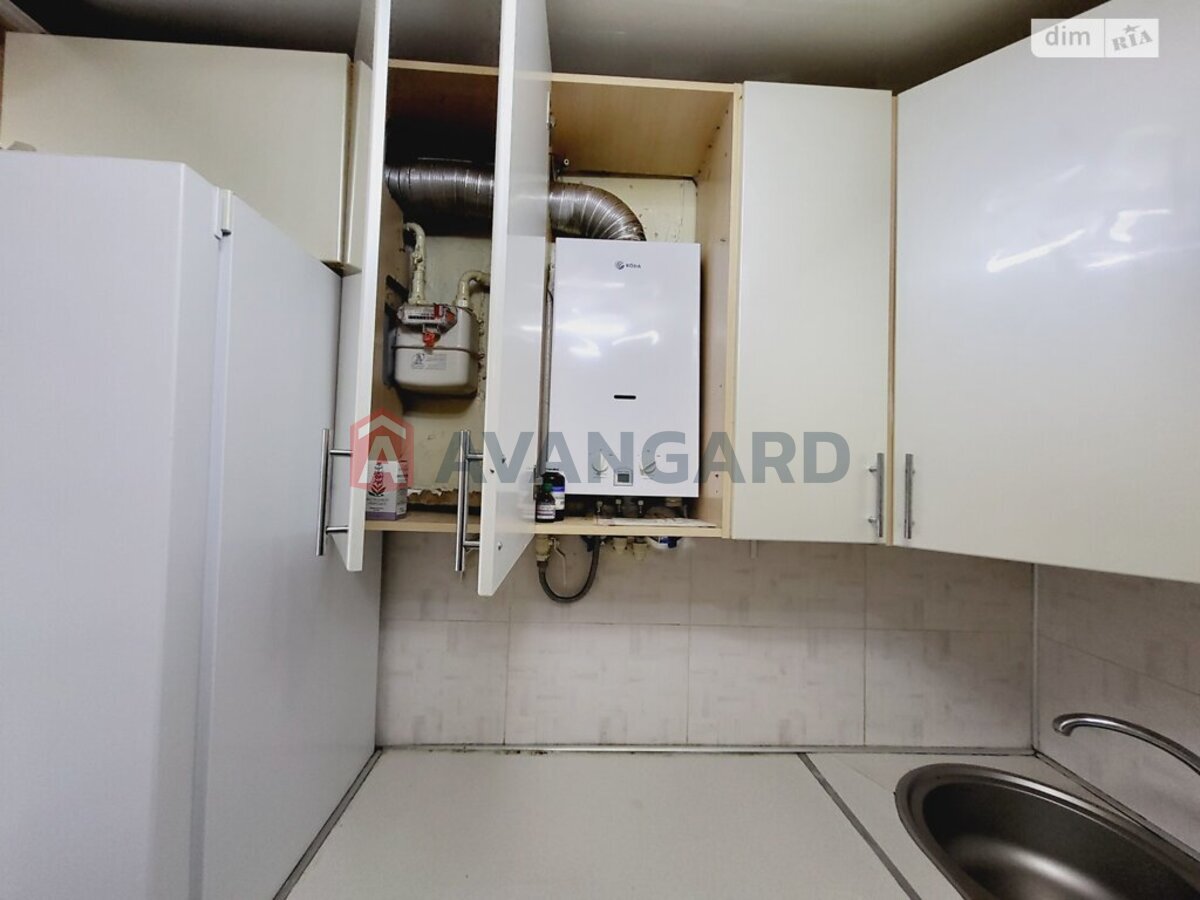 2 ��. ��������, 48/-/- ��. �., 2/5 ������ ���� 9